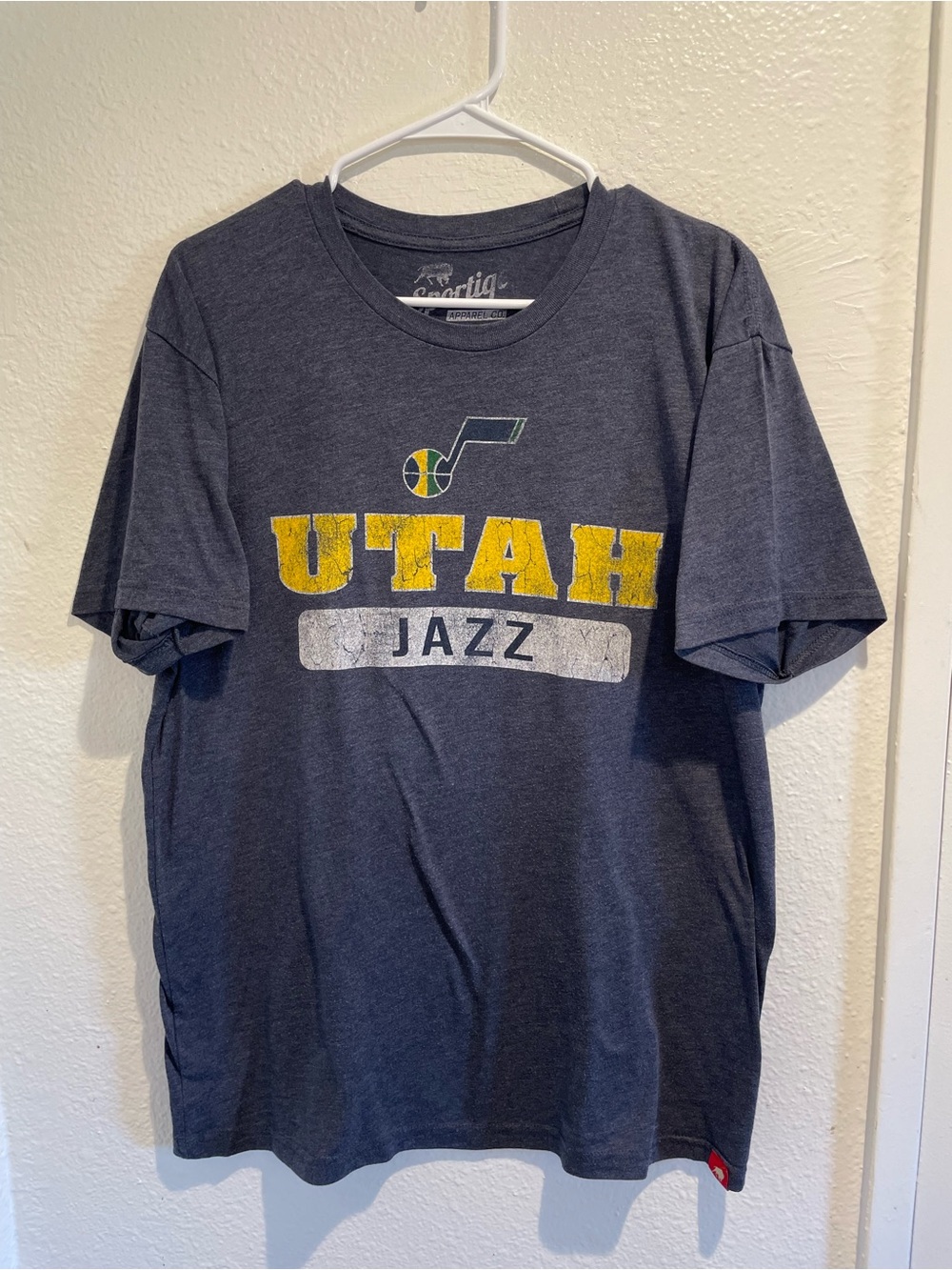 Sportiq Utah Jazz Graphic Tee Shirt Mens XL Extra Large Navy Blue Yellow NBA